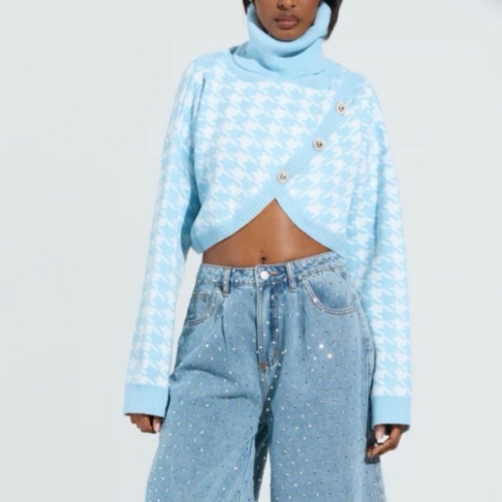 AKIRA LALA HOUNDSTOOTH PRINT TURTLENECK SWEATER IN BLUE